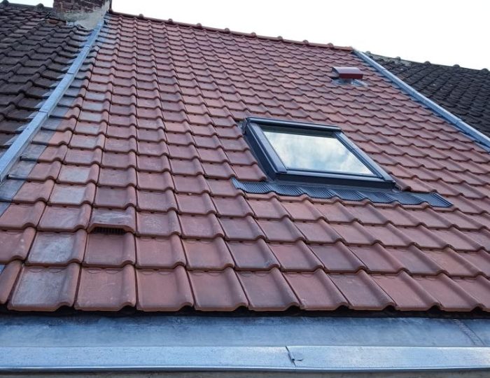 refection toiture en tuiles monopole rouge amarante rustique quali couv mjfqfx